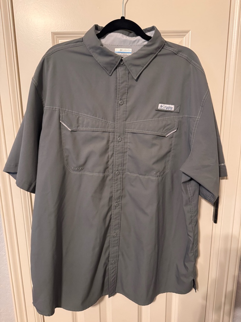 Columbia Grey Short Sleeve PFG Outdoor Shirt